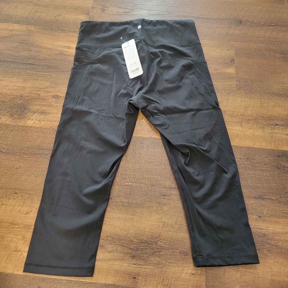 Capri Leggings with Pockets